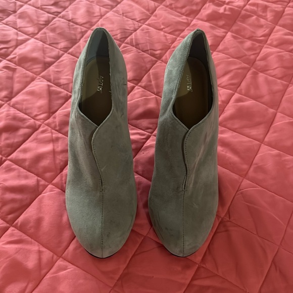 Apt. 9 Shoes - Apt 9 Gray Suede Booties Sz 9